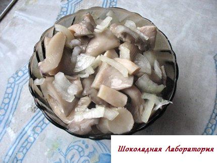 маринованные грибы, блюда из маринованных грибов, лакомые маринованные грибы, маринование грибов по-корейски, маринованные грибы по корейски, рецепт маринованных грибов без воды