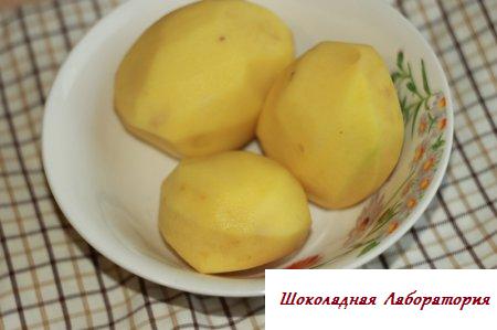 Жареный картофель с луком и чесноком