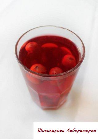 Освежающий напиток из вишни