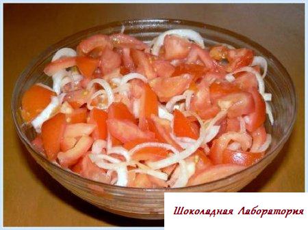 Салат из томатов с луком
