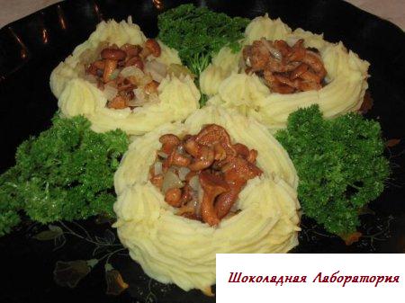 Картофельные гнездышки с грибами